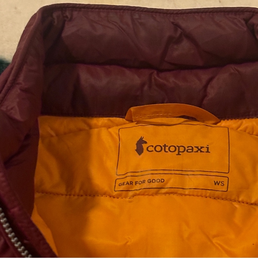 Cotopaxi Women's Multicolor Puffer Vest - Picture 4 of 5